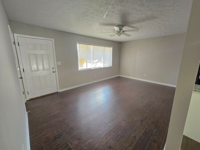 Building Photo - FOR RENT in Central Columbus! Available Now!