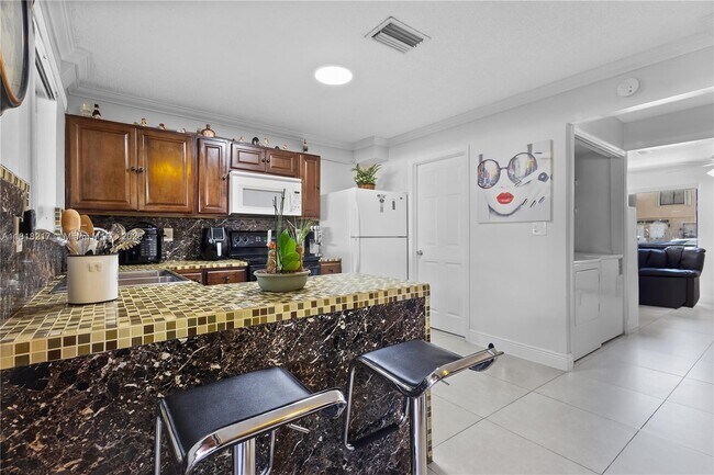 Foto del edificio - 8360 NW 8th St