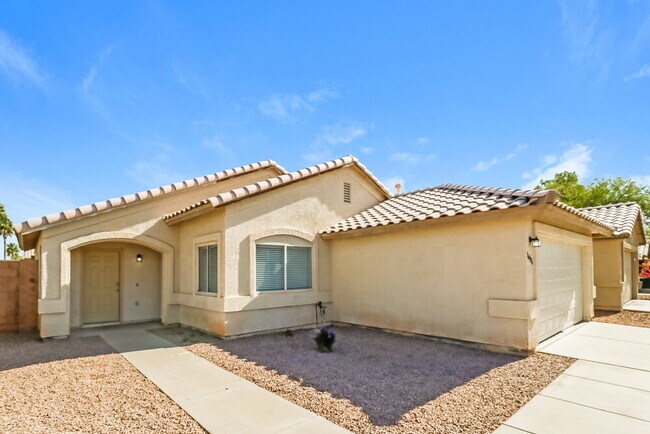 Building Photo - 16196 W Mesquite Dr