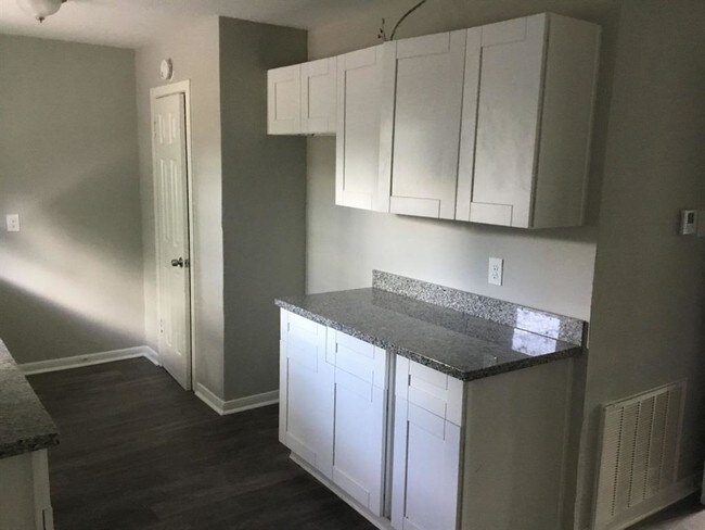 Foto del edificio - 4431 Grapevine St
