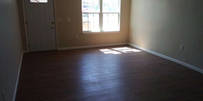 Foto del edificio - 829 E Arlington Ave