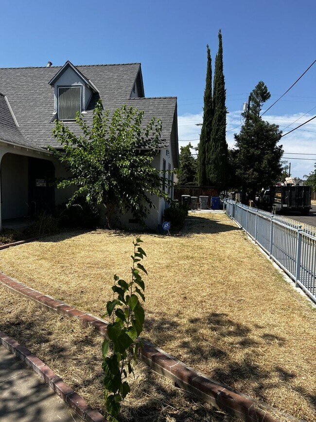 Foto del edificio - ***JUST REDUCED!!!*** 3-Bedroom, 2-Bathroom Home in Roosevelt Neighborhood