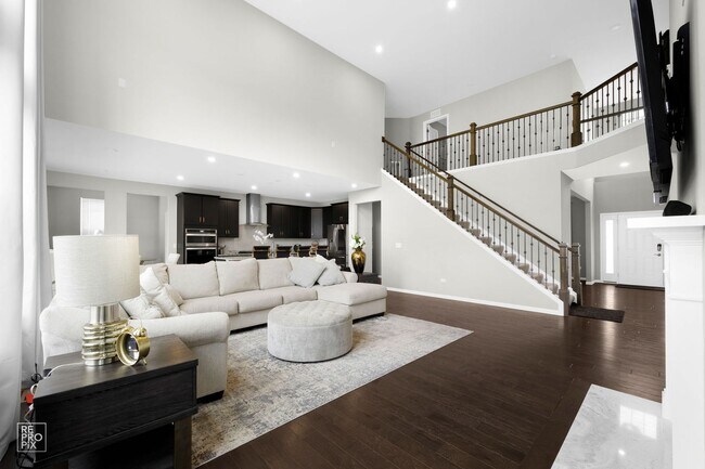 Foto del edificio - Luxury Five Bedroom Plainfield Rental