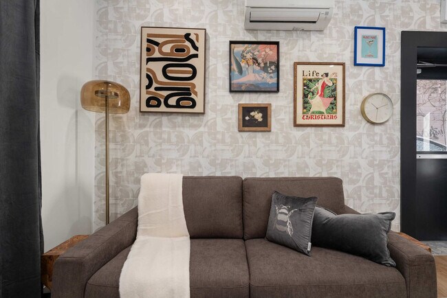 Photo du bâtiment - 168 McCaul St