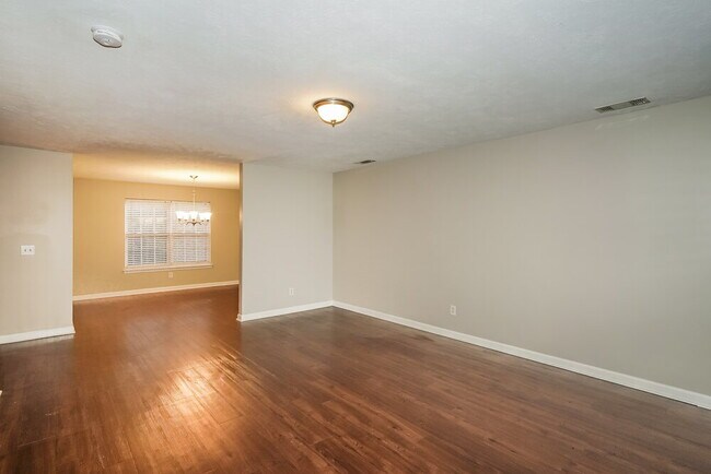 Foto del edificio - 712 Holland Ridge Dr