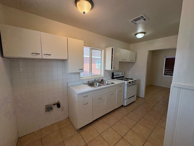 Building Photo - 6412 Navajo Ave
