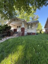 Building Photo - 1337 N Maple Ave