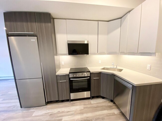 Building Photo - 10720-378 78 Ave NW