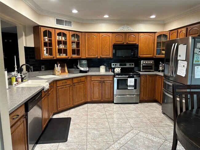 Foto del edificio - 3031 Pine Forest Dr