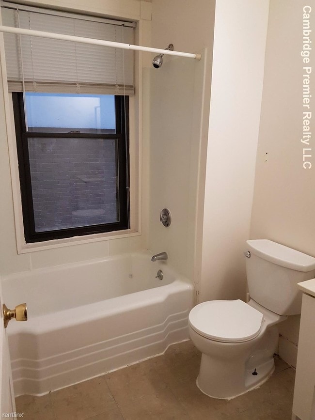 Building Photo - 2 br, 1 bath  - 1039 Massachusetts Ave # 1039