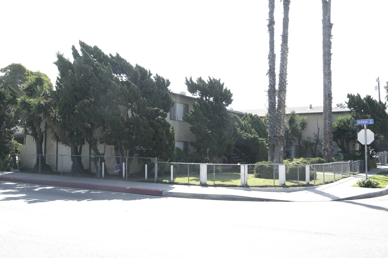 Primary Photo - 5804 Gage Ave. 10