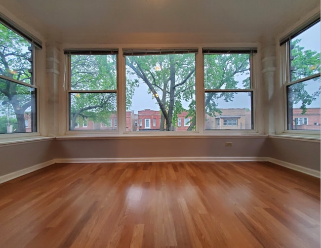 Foto del edificio - 4734 N Albany Ave