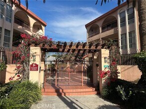 Building Photo - 2025 4th St