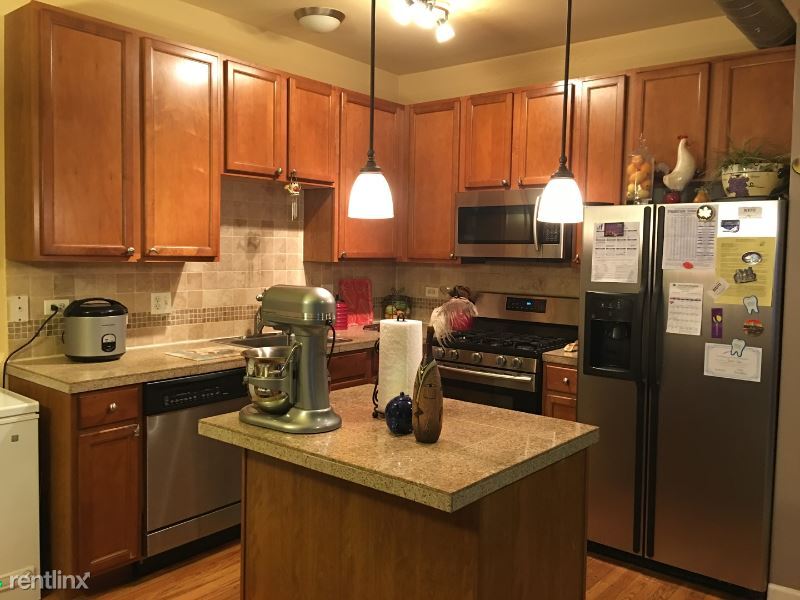 Primary Photo - 2 br, 1 bath Condo - 1647 W Pratt Blvd 1A ...
