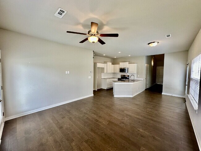 Building Photo - 3913 SW Peachwood Dr