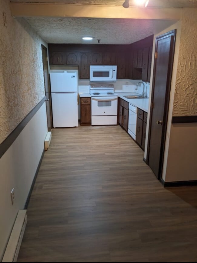 Building Photo - 53 Swanson Ct