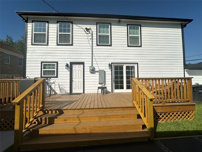Building Photo - 3224 Southmore Blvd