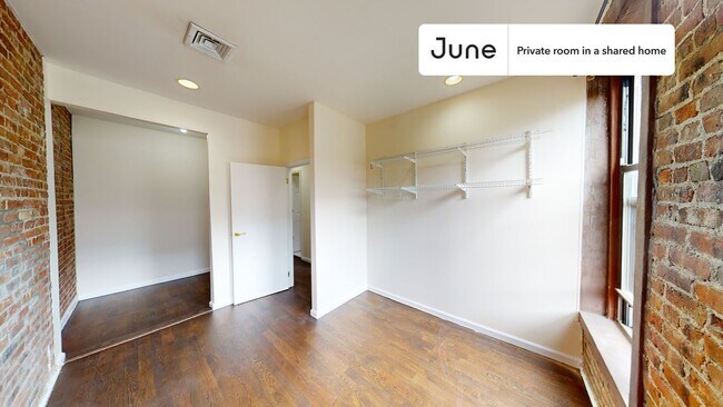 Foto del edificio - Room in Shared 4 bed/2 bath home