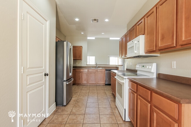 Building Photo - 41202 N Parker Ln
