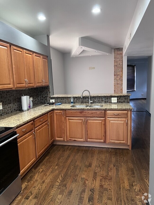 Building Photo - 6824 S Dorchester Ave