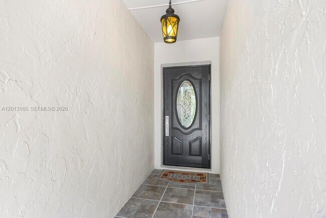Foto del edificio - 7108 Laurel Ln