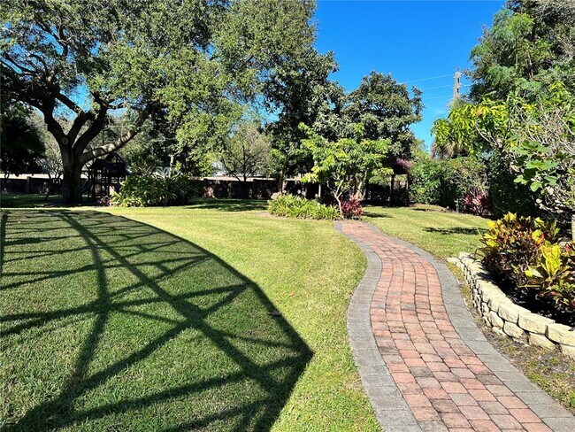 Foto del edificio - 9561 Lavill Ln