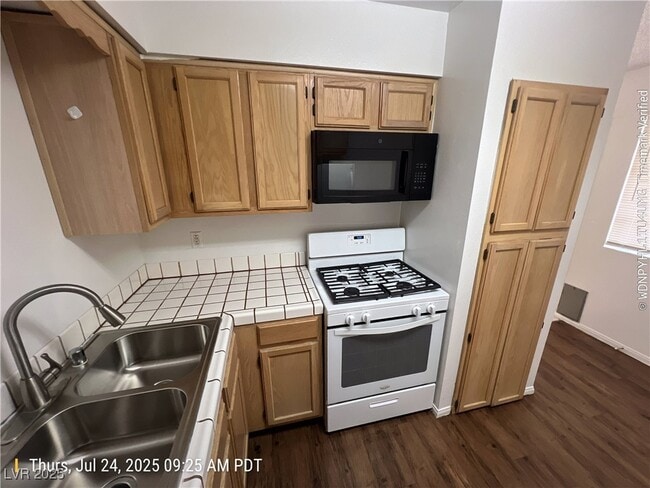 Building Photo - 2137 Petersham Ct