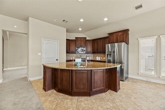 Building Photo - 5335 Stoneridge Ct