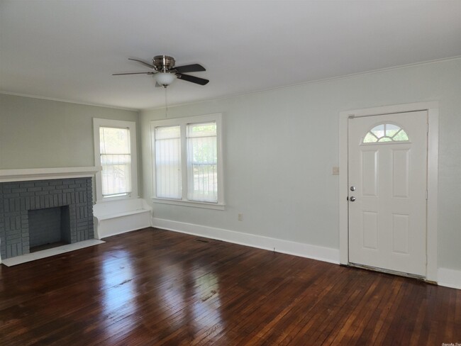 Building Photo - 1001 Vestal St