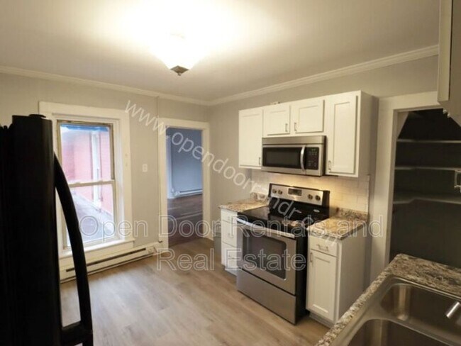 Building Photo - 1006 Runnion Ave