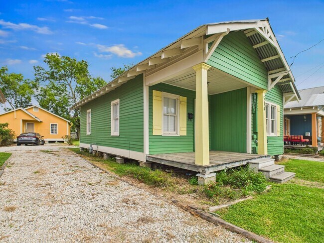 Building Photo - 2 Bedroom, 1 Bathroom Home Near UL!