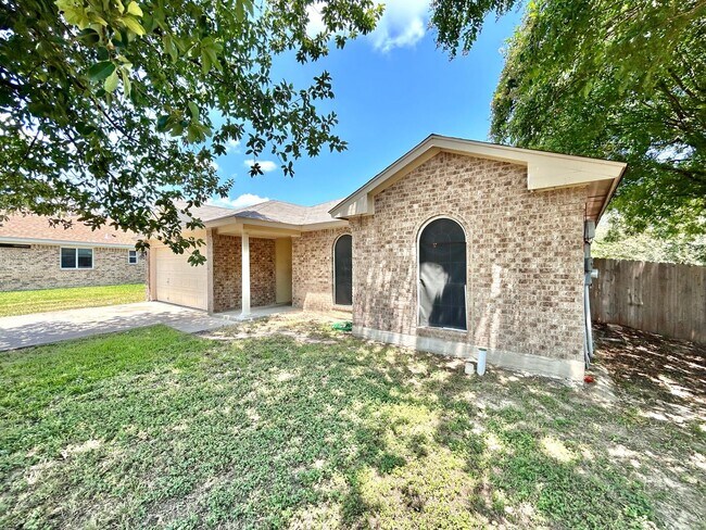 Foto del edificio - Beautiful 4 BR / 2 BA Home for Rent in Cop...