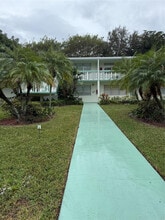 Building Photo - 476 Tilford V