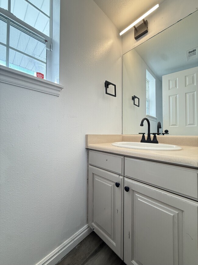 Foto del edificio - 5601 4015 W