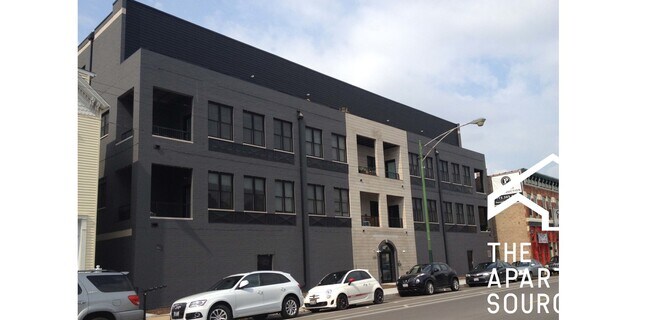 Foto del edificio - 2500 N Clybourn Ave