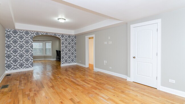 Foto del edificio - 2575 Waukegan Ave