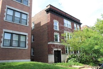 Building Photo - 6318 S Rosebury Ave