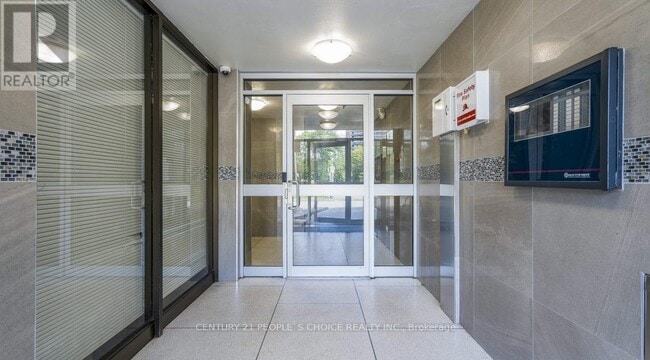 Building Photo - 6161 Bathurst St