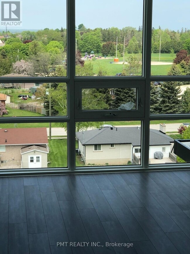 Photo du bâtiment - 681 Yonge St