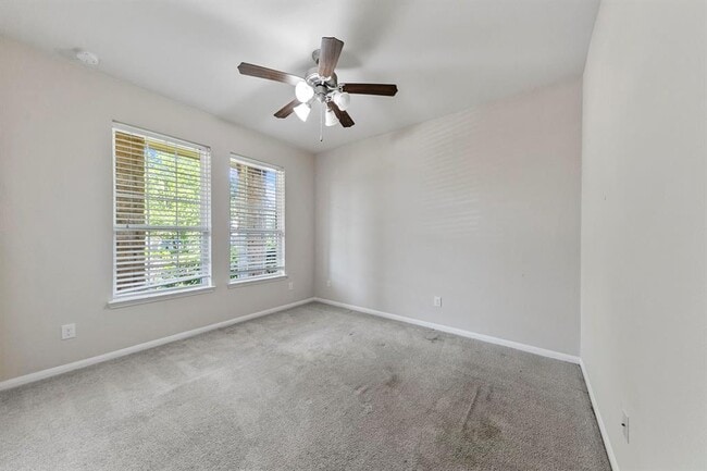 Building Photo - 3513 Old Holly Dr