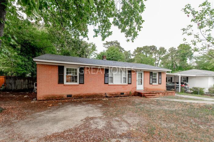 Foto principal - 4932 Redwood Dr