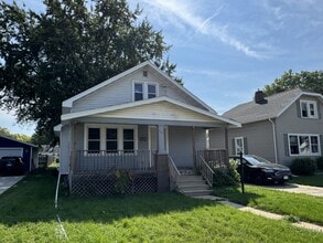 Building Photo - 611 Abrams St