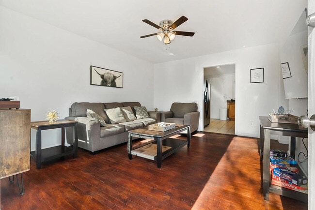 Building Photo - 2104 Foggy Bottom Dr