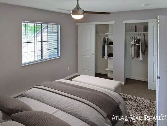 Building Photo - 13917 E Oxford Pl