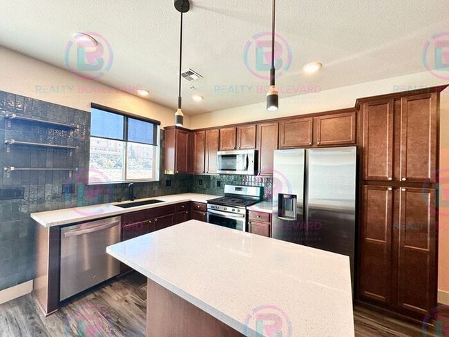 Building Photo - Modern Designer 2 Bedroom 2.5 Bathroom Tow...