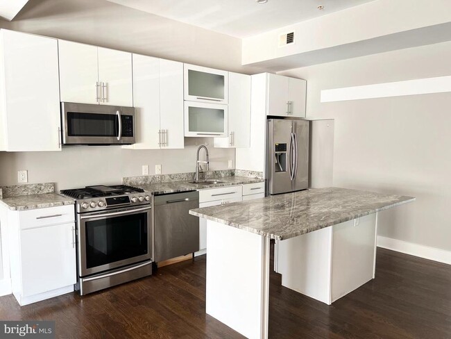 Foto del edificio - 1620 E St NE