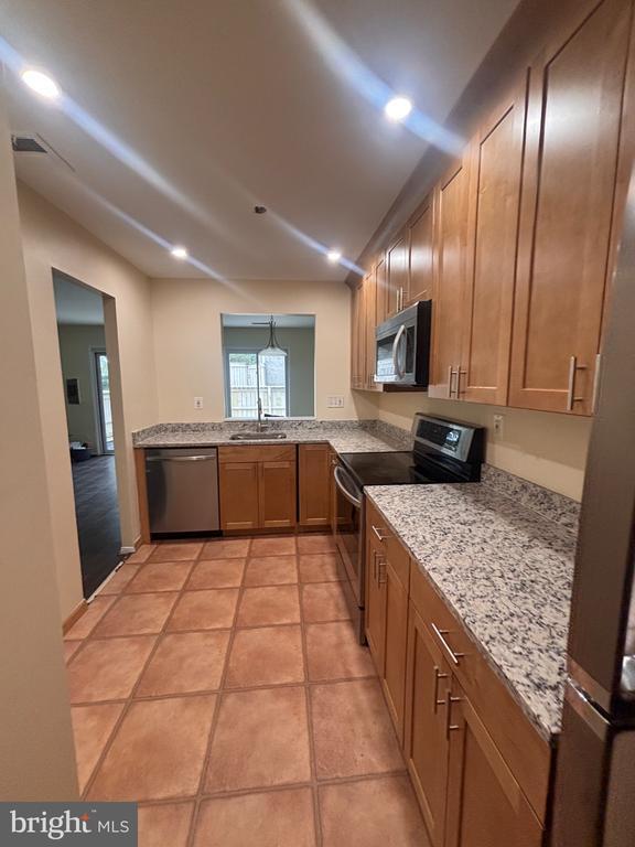 Building Photo - 10242 Ridgeline Dr