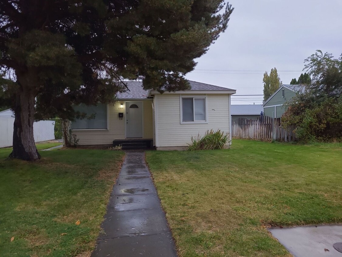 Primary Photo - FREE JUNE RENT w/ One Year Lease