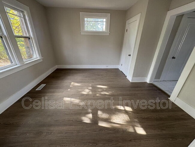 Foto del edificio - 2602 Warsaw St