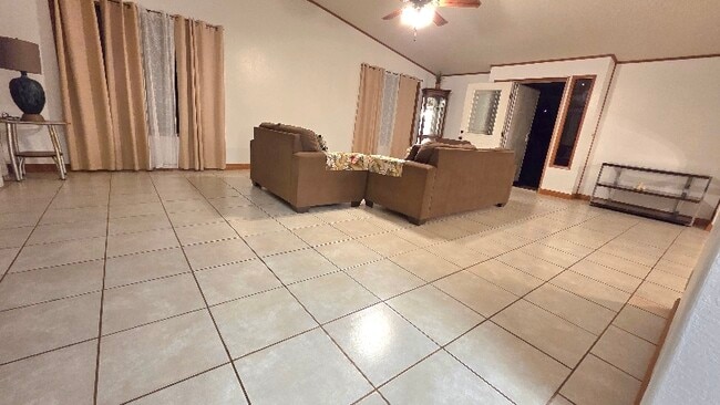 Building Photo - 86 Koki Pl